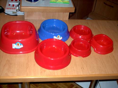  kleine rote futtersch�sseln